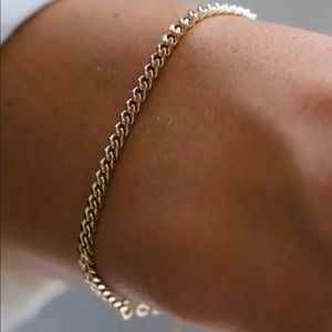 Curb chain bracelet